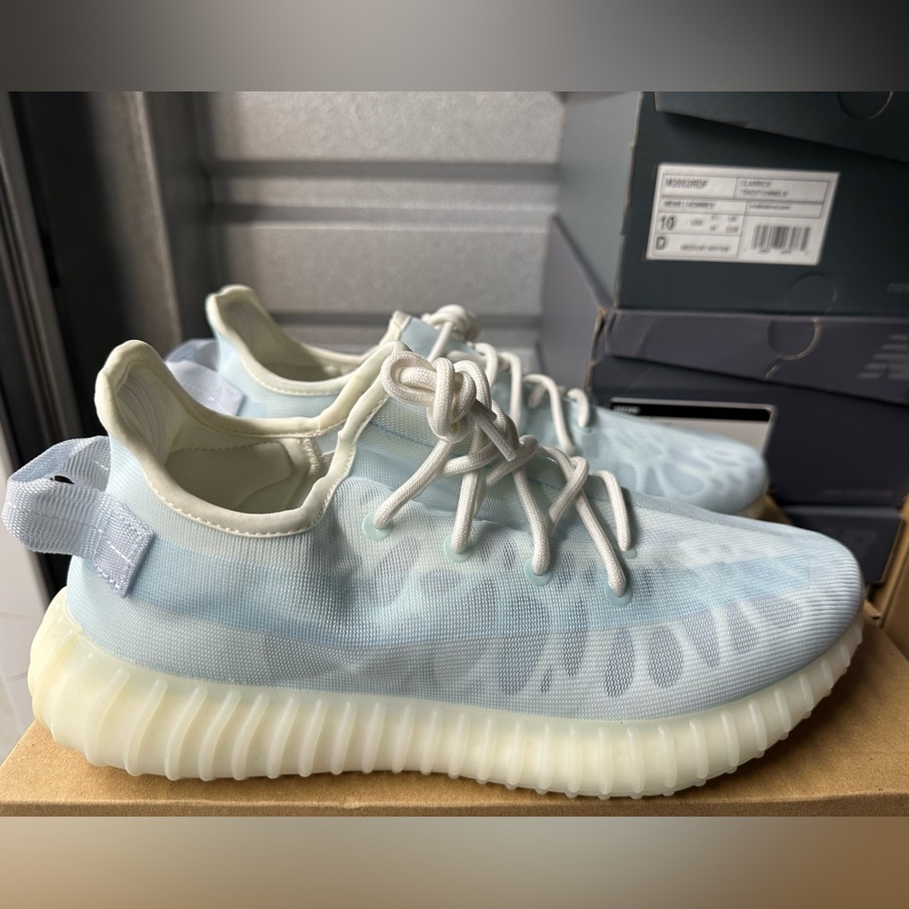 adidas Yeezy Boost 350 V2 Mono ICE Men’s 10/womens 11.5
